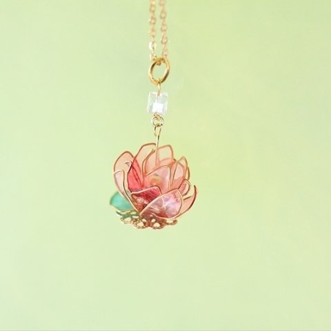   ﾟ･*:.｡.  睡蓮 ピンク  .｡.:*･ﾟ  Water lily ペンダントトップ ディップアート