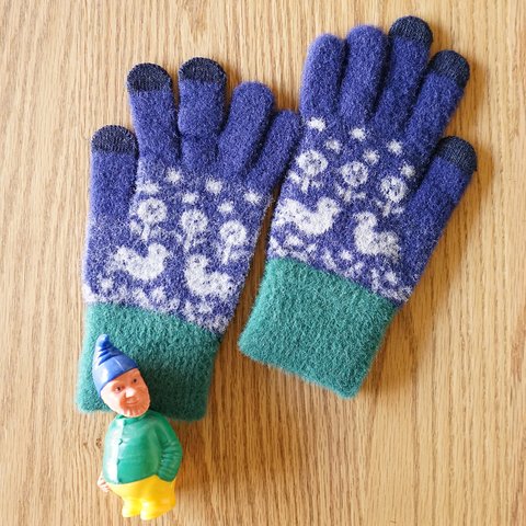 スマホ対応手袋 高感度 ふわふわの肌触り 小鳥 ネイビー fluffy gloves magyar navy ALCEDO 172003　モヘア 防寒