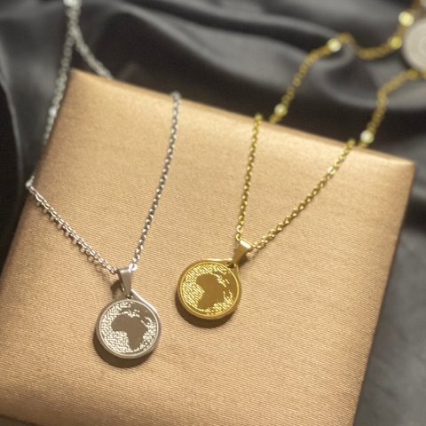 【オープンSALE‼】World Necklace コインネックレス つけっぱなしok 肌に優しいサージカルステンレス