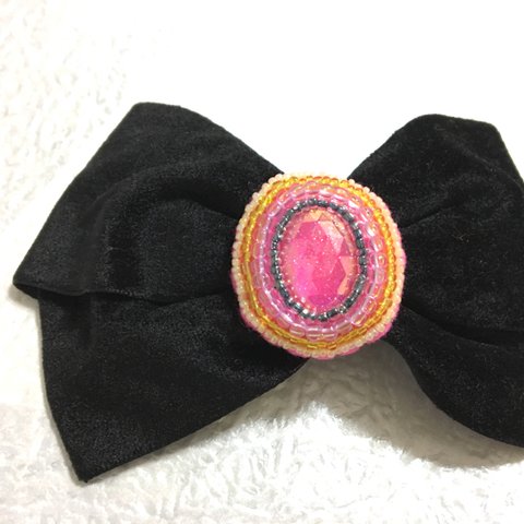 ベルベットリボン+ビーズ刺繍のヘアクリップ