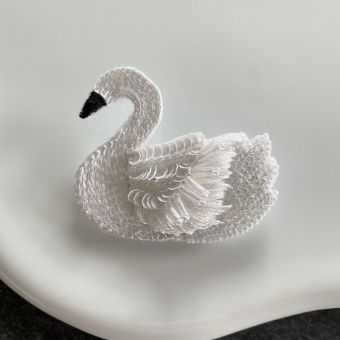 SWAN BROOCH