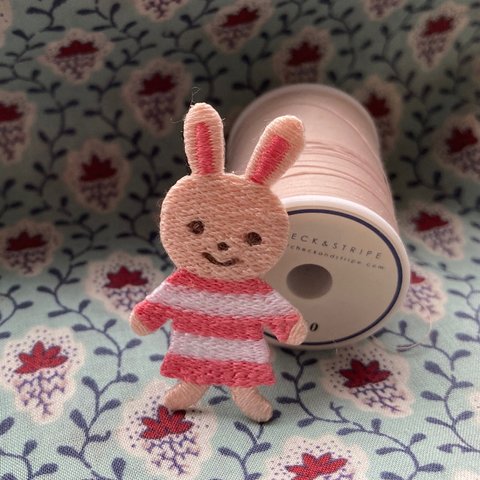 ウサギのワッペン　Sサイズ　ピンク