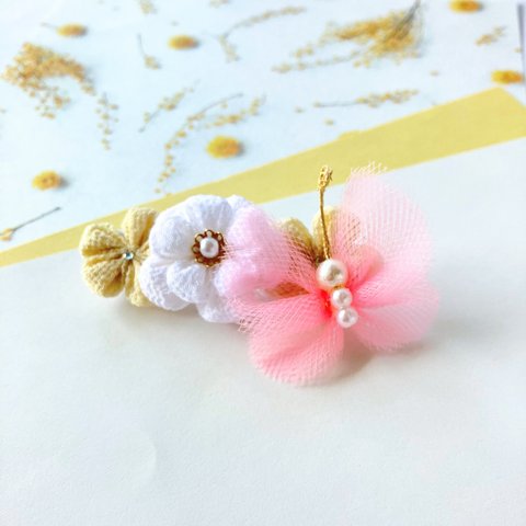 つまみ細工の花と蝶々のバレッタ　プラスチックバレッタ