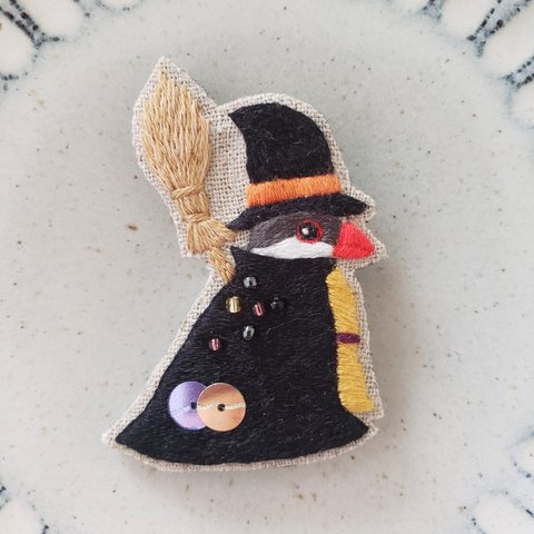 ハロウィン桜文鳥刺繍ブローチ【受注製作】