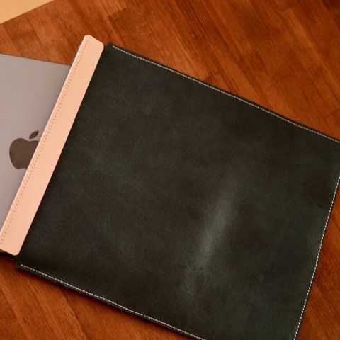 本革　床ヌメ革　ナチュラル　mac book surfaceなど　ipadなどタブレットやラップトップスリーブケース　ノートパソコン