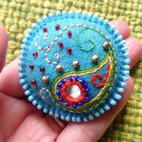 キラキラ鏡が華やかなミラー刺繍ブローチ【04】