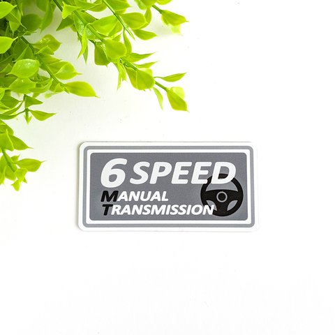 ４.５×９cm【MT車 6速 マグネットステッカー/シルバーグレー】6SPEED ミッション車 マニュアル トランスミッション 坂道 エンスト