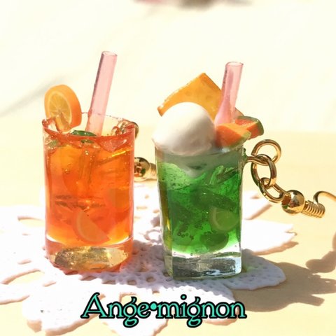 受注作成!《再販複数回❣️》ミニチュアドリンク🍹アシンメトリーサージカルステンレスピアス/イヤリング《オレンジ、メロンソーダ》