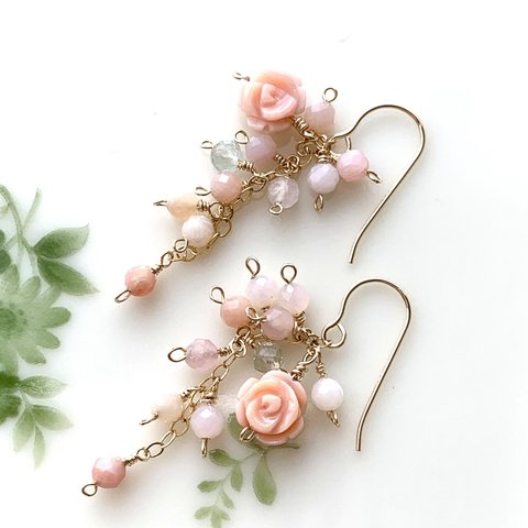 14kgf✳︎ピンクオパールの花束ピアス