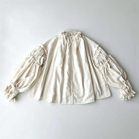 ◯  dolly vanilla crepe blouse ◯ yuka haseyama