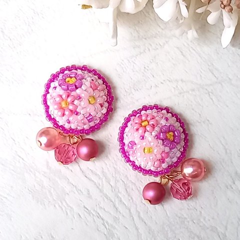 ピアス/イヤリング＊コスモス＊ビーズ刺繍