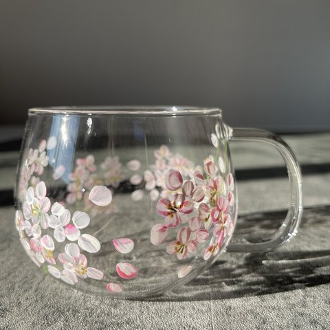 日本を代表する桜の花のグラスマグカップ