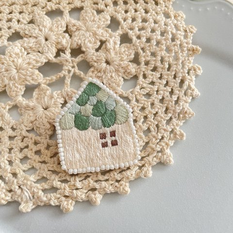 もくもく屋根のおうち刺繍