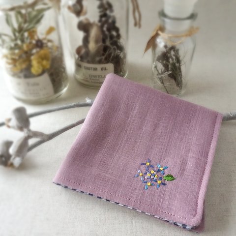 手刺繍入り4重ガーゼハンカチ「あじさいブルー」[受注制作]