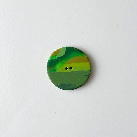 【訳あり】30mm マーブル模様の二つ穴ボタン 緑色 ポリマークレイ 洗濯できる 大きめ グリーン