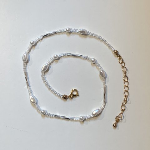 white pearl choker