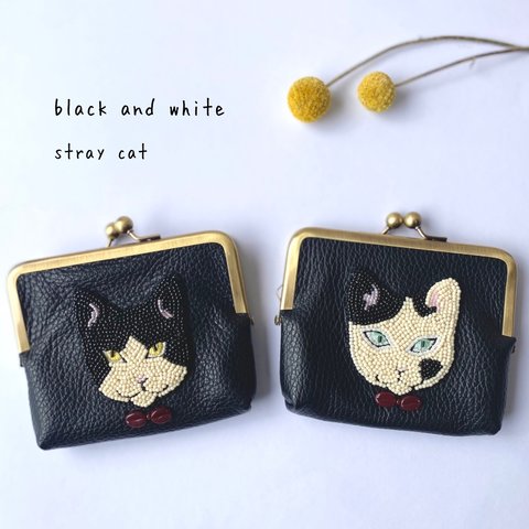 【ビーズ刺繍】野良の黒白ネコ🖤がま口財布　ミニ財布　猫　ハチワレ　刺繍　黒　ブラック　本革　レザー