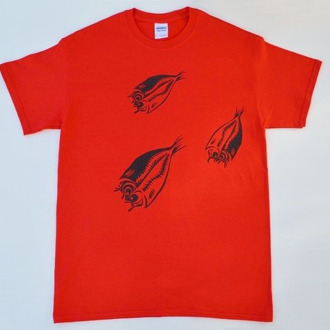 アジの開きＴシャツ、魚Ｔシャツ, 赤、魚、釣り、サカナ、半袖シャツ、オリジナルデザイン