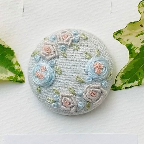 刺繍くるみボタン(ヘアゴム/ブローチ)ローズ❤️送料無料❤️