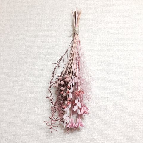 プリザーブドフラワーのピンク花束のスワッグ