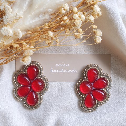 【送料無料】red × gold pierce/earring 【刺繍ピアス】【刺繍イヤリング】【ビーズ】【ビーズ刺繍】