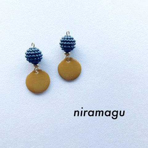  navy beads＊mustard charm pierce