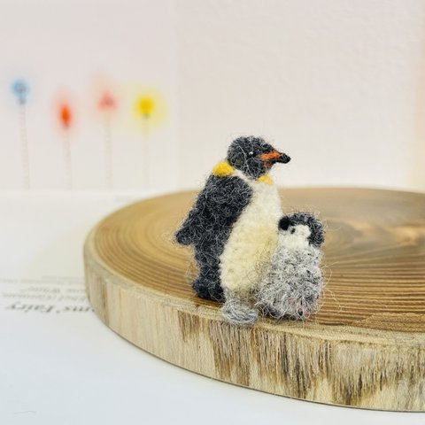 レース編み 親子 皇帝ペンギン  動物ブローチ 毛糸 かぎ針編み  