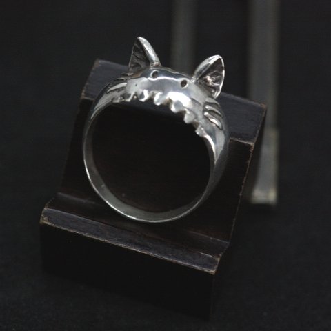 猫に指がかじられた　猫　ネコ　ねこ　リング　シルバーアクセサリー　シルバーアクセ