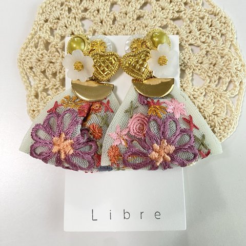 グリーン系大ぶり刺繍リボンイヤリング