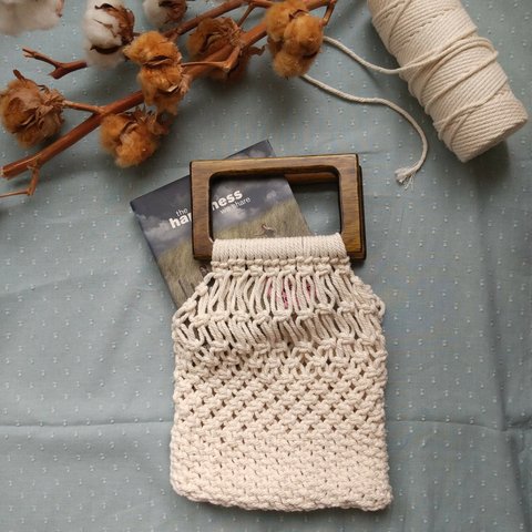 ウッドハンドル　マクラメ編みバッグ