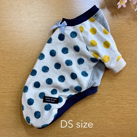 値下げ✨新作🌸完成品/犬服‼︎小型犬DSサイズ  クレヨンドット柄 袖付きTシャツ/胴長　2,300円→2,000円