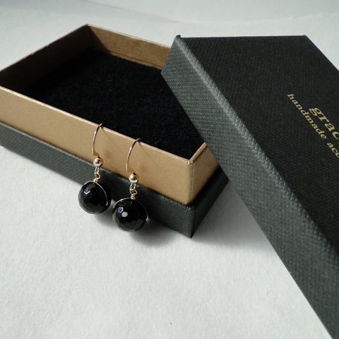 14kgf   オニキスのピアス〜onyx〜