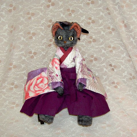 サビトラ猫・着せ替え人形・卒業式の袴の装い