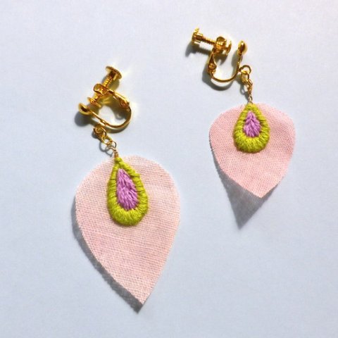 コットンガーゼ 刺繍 イヤリング・ピアス