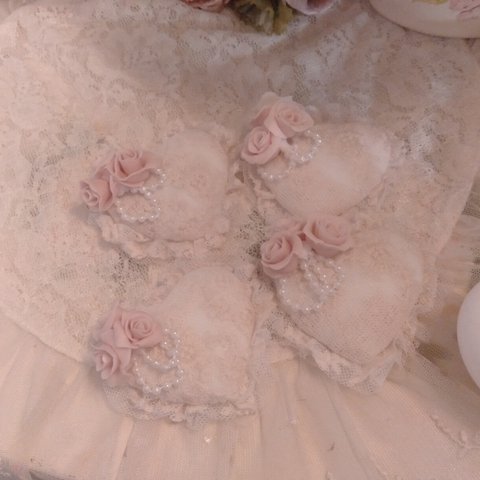 送料無料♫♬　ハートのデコレーションマグネット４個セット♫薔薇樹脂粘土アレンジ♫