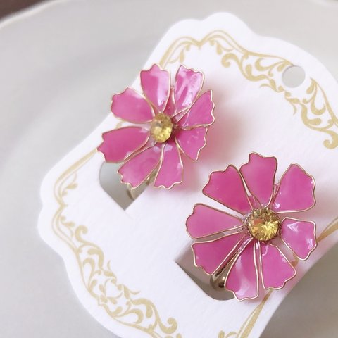 ピンク秋桜（コスモス）のイヤリング/ピアス