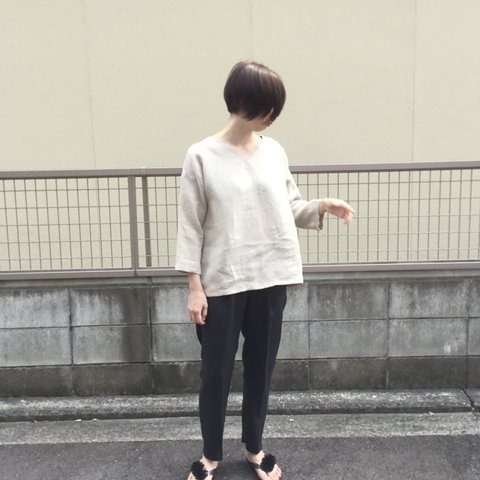 リネンのテーパードパンツ   ネイビー