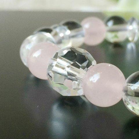 桜色ローズクォーツとバッキ―ボール水晶の春のクリスタルブレスレット