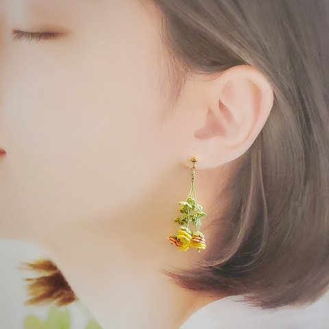 ♡小花のレース編みピアス♡