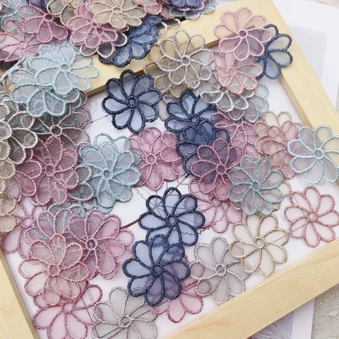 30枚入り  光沢感あり  刺繍 レース お花 モチーフ  ハンドメイド パーツ　素材