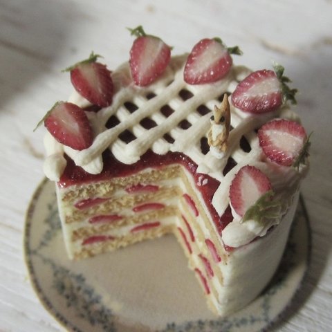 シマリス　あみあみいちごのケーキ🍓🍰