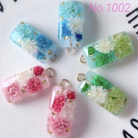 オーダー用となります◇送料無料◇No.1002◆チャームトップ♪カン付きレジン・アクセサリーパーツ♪かすみ草