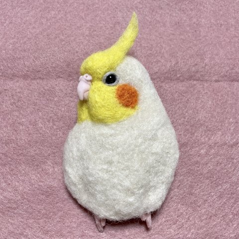 羊毛フェルト　リアルで可愛いオカメインコのあんよ付ブローチ　鳥　ゆこりん工房　アクセサリー