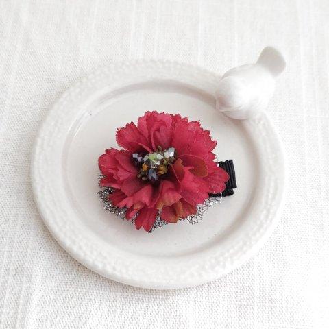 red flower clip 