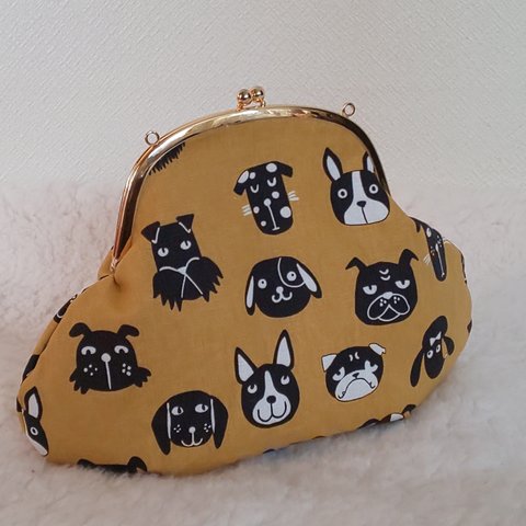 パグ白黒ワンコ柄がま口バッグ👛