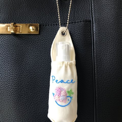 携帯用ハンドスプレー ボトルホルダー 青い鳥 薄ピンク バラの手刺繍 ブルー 小花柄 ハンドスプレーカバー ハンドスプレーホルダー アルコールスプレー ハンドスプレーケース