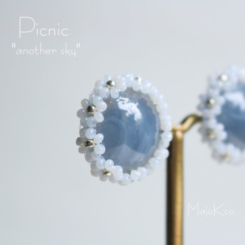 再販×2「  Picnic "another sky"  」 イヤリング/ピアス  *ビーズリング・花・大ぶり・韓国・スカイグレー*