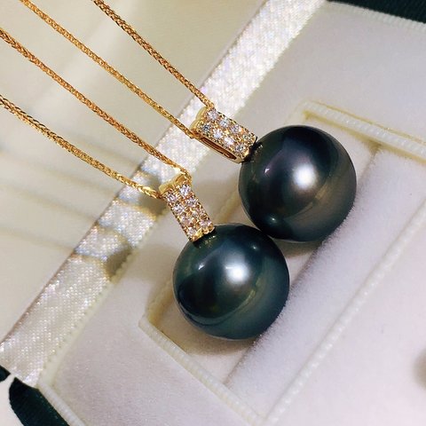 【高級】黒蝶真珠　ダイヤモンド付きペンダントk18