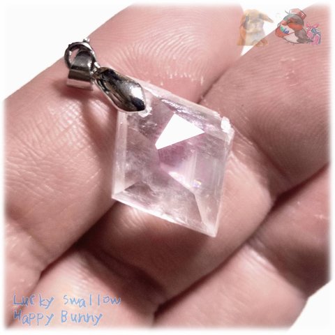 希少 虹入り オプティカルカルサイト　アイスランド産　ファセットカット　optical calcite　ペンダント　ネックレス No.5728