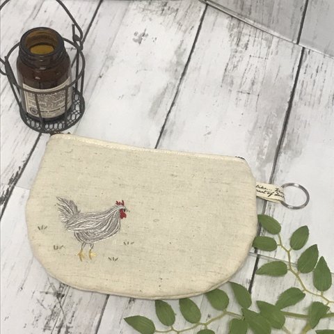 刺繍ポーチ🐔ニワトリ、白